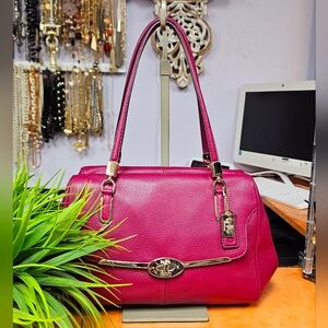 Coach Elegant Pink Leather Handbag